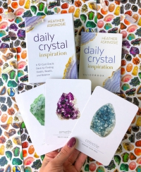 Daily Crystal Inspiration : A 52-Card Oracle Deck for Finding Health, Wealth, and Balance