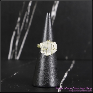 Crystal Ring - Clear Quartz