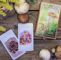 Mushroom Spotter's Deck: A Field Guide To Fungi & Their Age-Old Wisdom