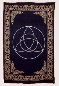 Triquetra Tapestry (72x90)