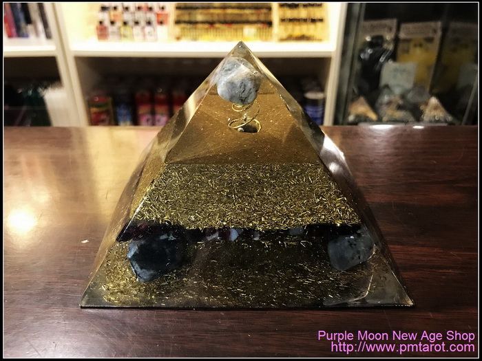 Avalon Magick x Oplusnet - Emerald High Quality Orgonite Pyramid