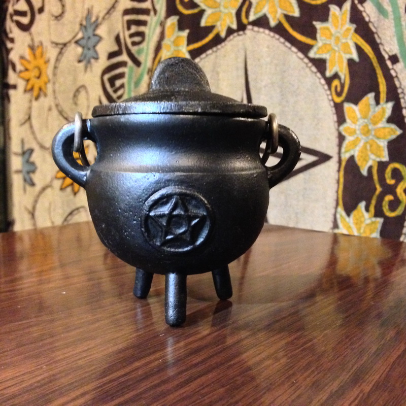 Pentagram Cast Iron Cauldron w/Lid