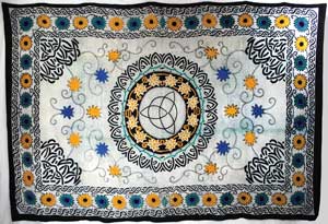 Flower Triquetra Tapestry (72x108)