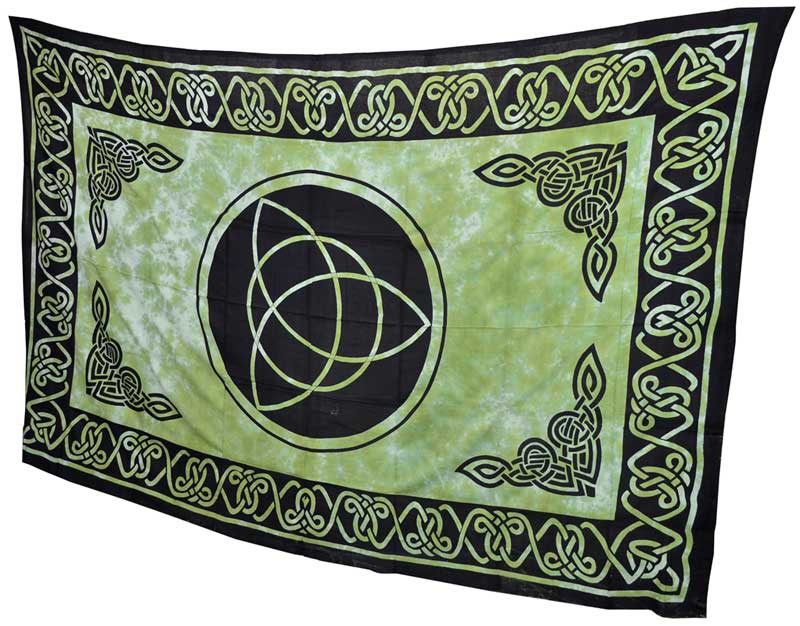 Triquetra Tapestry (72x108)