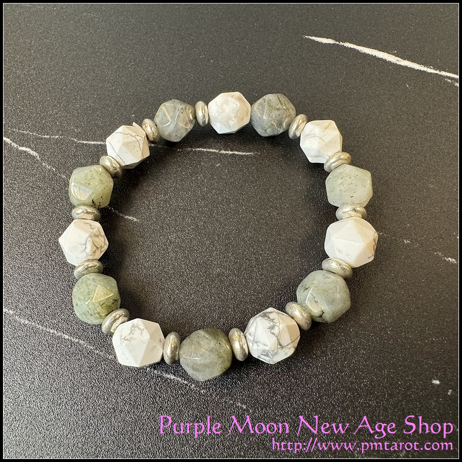 White Turquoise & Labradorite Bracelet