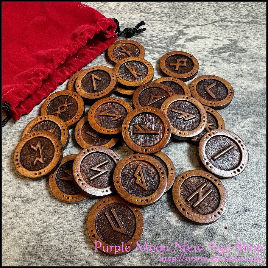 Round Wooden Runic Set